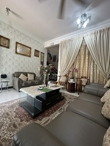 Rumah Berkembar untuk Dijual di Seksyen U9 (Shah Alam) - Mohd Zulhilmi Mohd Nor - Living Room - PropertyGuru.com.my