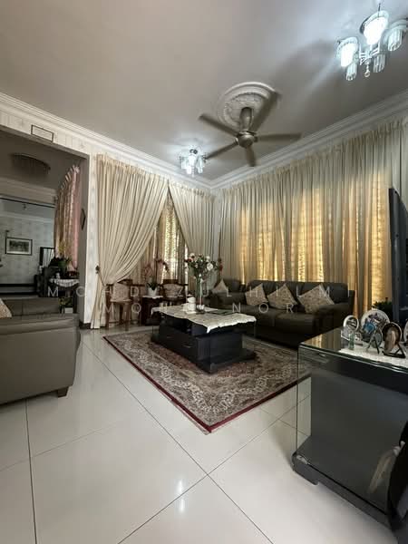 Rumah Berkembar untuk Dijual di Seksyen U9 (Shah Alam) - Mohd Zulhilmi Mohd Nor - Living Room - PropertyGuru.com.my