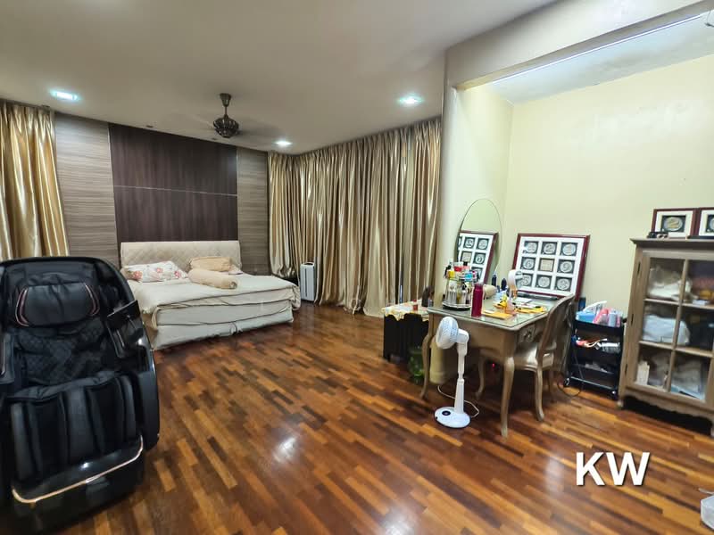 Rumah Berkembar untuk Dijual di Kemuning Utama Permai (Shah Alam) - LS Chu - Bedroom - PropertyGuru.com.my