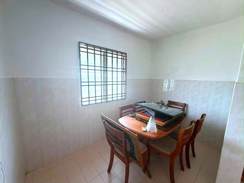 2-storey Terraced House for Sale in Taman Bukit Tiram (Ulu Tiram) - Karl Lim - Dining Room - PropertyGuru.com.my