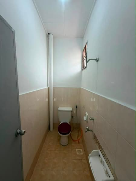2-storey Terraced House for Sale in Taman Bukit Tiram (Ulu Tiram) - Karl Lim - Bathroom - PropertyGuru.com.my