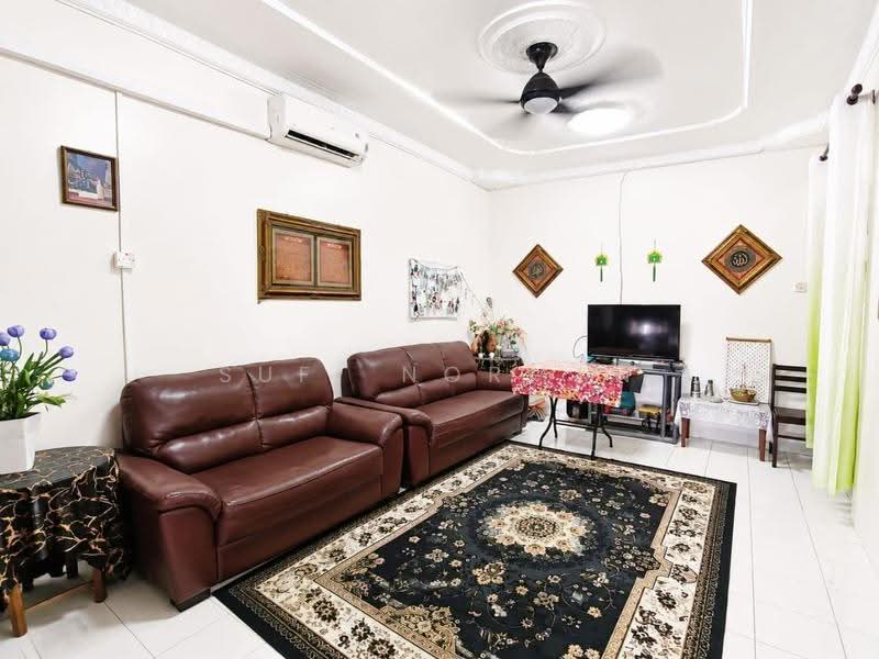 Rumah Teres 1-Tingkat untuk Dijual di Bandar Putra Kulai (Kulai) - Sufi Norman - Living Room - PropertyGuru.com.my