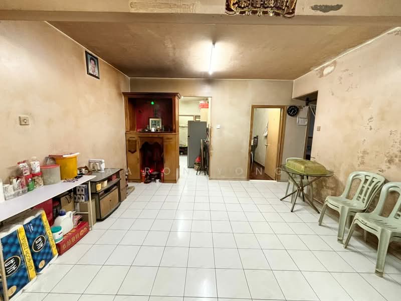 Apartment for Sale at Seri Baiduri - Aaron Yong - Living Room - PropertyGuru.com.my