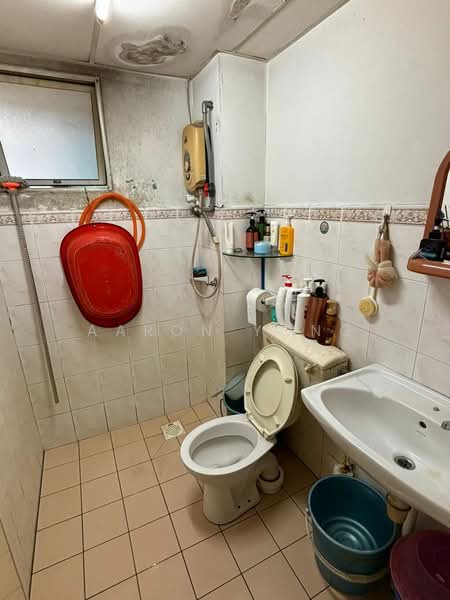 Apartment for Sale at Seri Baiduri - Aaron Yong - Bathroom - PropertyGuru.com.my