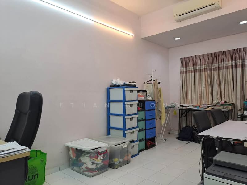 2-storey Terraced House for Sale in Bandar Bukit Tinggi (Klang) - Ethan Chong - Study - PropertyGuru.com.my