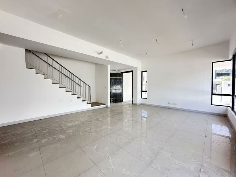 Rumah Berkembar untuk Dijual di Kota Emerald (Rawang) - Minnie Wong - Living Room - PropertyGuru.com.my