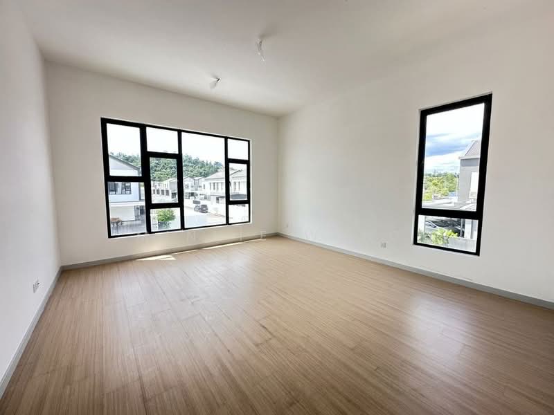 Rumah Berkembar untuk Dijual di Kota Emerald (Rawang) - Minnie Wong - Living Room - PropertyGuru.com.my