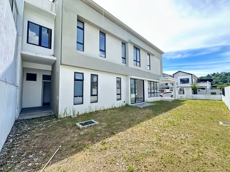 Rumah Berkembar untuk Dijual di Kota Emerald (Rawang) - Minnie Wong - Exterior - PropertyGuru.com.my