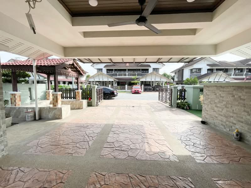 Rumah Berkembar untuk Dijual di Seksyen 24 (Shah Alam) - Ammeer Nadzrai - Exterior - PropertyGuru.com.my