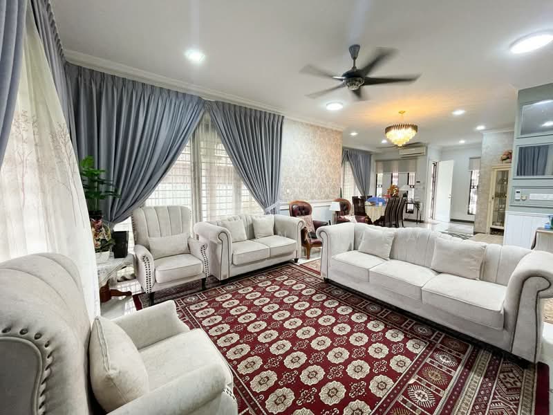 Rumah Berkembar untuk Dijual di Seksyen 24 (Shah Alam) - Ammeer Nadzrai - Living Room - PropertyGuru.com.my