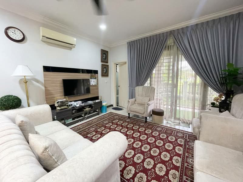 Rumah Berkembar untuk Dijual di Seksyen 24 (Shah Alam) - Ammeer Nadzrai - Living Room - PropertyGuru.com.my