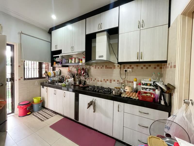 Rumah Berkembar untuk Dijual di Seksyen 24 (Shah Alam) - Ammeer Nadzrai - Kitchen - PropertyGuru.com.my