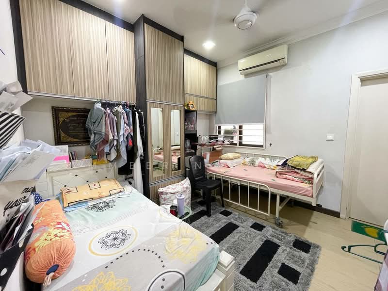 Rumah Berkembar untuk Dijual di Seksyen 24 (Shah Alam) - Ammeer Nadzrai - Bedroom - PropertyGuru.com.my