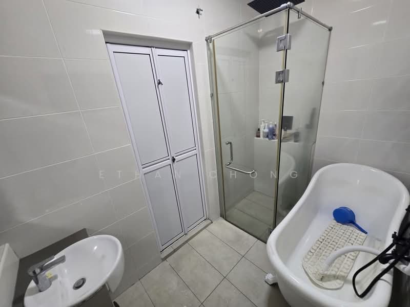 Rumah Teres untuk Dijual di Bandar Puteri Klang (Klang) - Ethan Chong - Bathroom - PropertyGuru.com.my