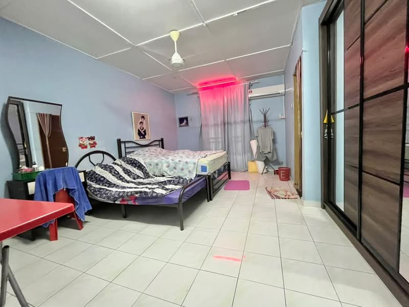 2-storey Terraced House for Sale in Bandar Country Homes (Rawang) - Samson Lee - Bedroom - PropertyGuru.com.my
