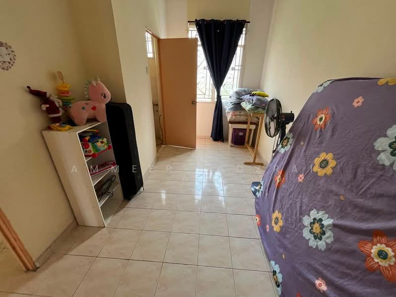 2-storey Terraced House for Sale in Bandar Saujana Putra (Tanjong Duabelas) - Ammeer Nadzrai - Bedroom - PropertyGuru.com.my
