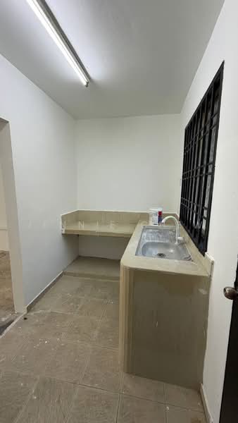 2-storey Terraced House for Sale in Bandar Baru Permas Jaya (Permas Jaya) - Jennie Chew - Kitchen - PropertyGuru.com.my
