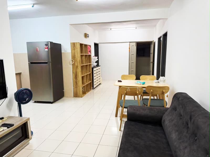 Pangsapuri untuk Disewa di Sri Impian Apartment - Jerry Tan - Living Room - PropertyGuru.com.my