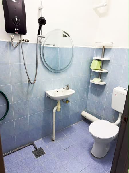 Pangsapuri untuk Disewa di Sri Impian Apartment - Jerry Tan - Bathroom - PropertyGuru.com.my
