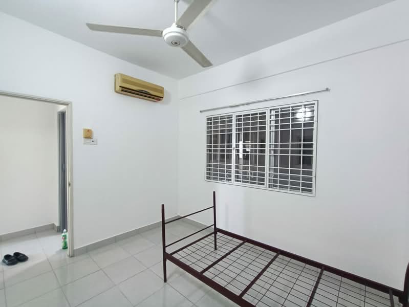 Pangsapuri untuk Disewa di Kemuning Aman - Ziyue Ong - Bedroom - PropertyGuru.com.my