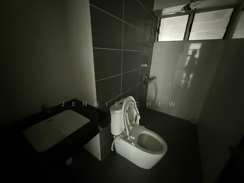 Servis Apartment untuk Dijual di Molek Pulai - Jennie Chew - Bathroom - PropertyGuru.com.my