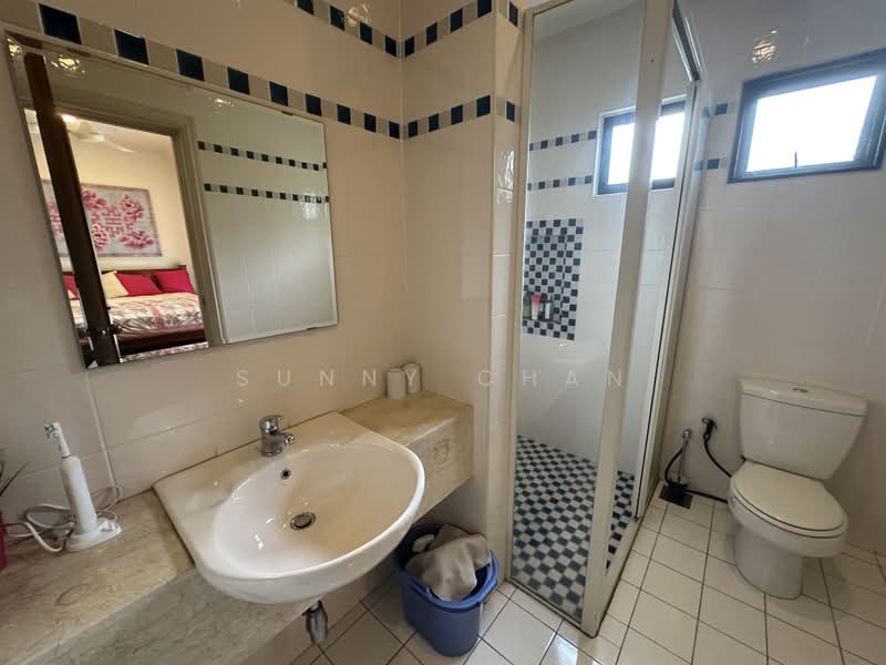 Bungalow House for Rent in Bukit Gita Bayu (Seri Kembangan) - Sunny Chan - Bathroom - PropertyGuru.com.my