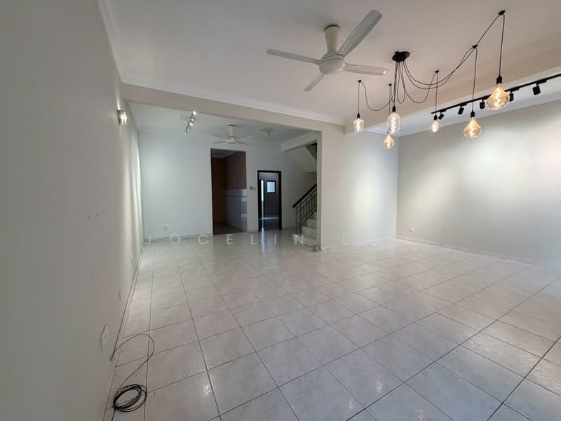 Rumah Teres 2 Tingkat untuk Dijual di Kota Damansara (Selangor) - Jocelin Lim - Living Room - PropertyGuru.com.my