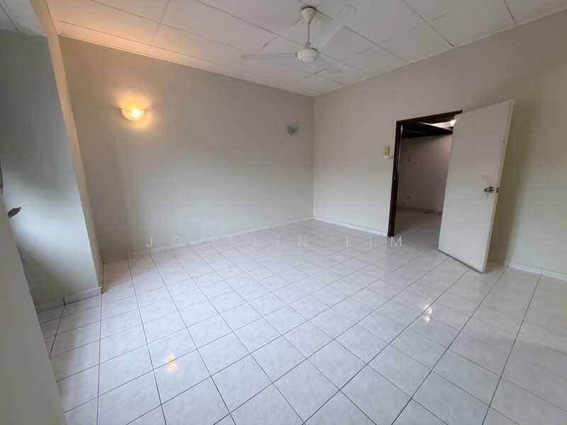 Rumah Teres 2 Tingkat untuk Dijual di Kota Damansara (Selangor) - Jocelin Lim - Living Room - PropertyGuru.com.my