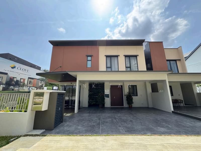 Cluster House for Sale in Banting (Selangor) - Tank Tan - Exterior - PropertyGuru.com.my