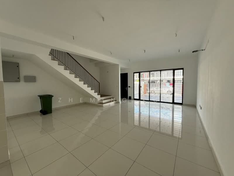 2-storey Terraced House for Sale in Elmina (Shah Alam) - Zheming Kok - Living Room - PropertyGuru.com.my