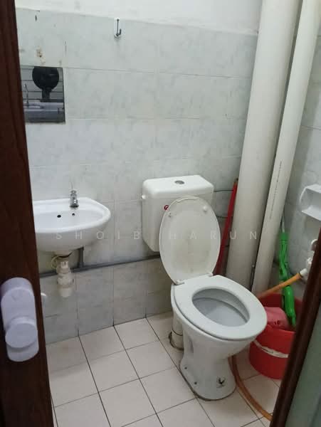 Pangsapuri untuk Disewa di Pangsapuri Lagoon Perdana - Shoib Harun - Bathroom - PropertyGuru.com.my