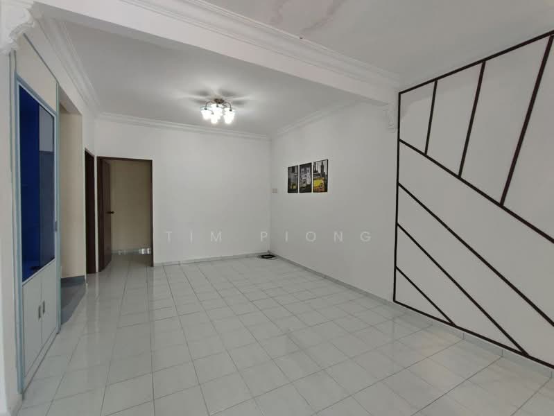 2-storey Terraced House for Sale in Taman Semabok Jaya (Semabok) - Tim Piong - Living Room - PropertyGuru.com.my
