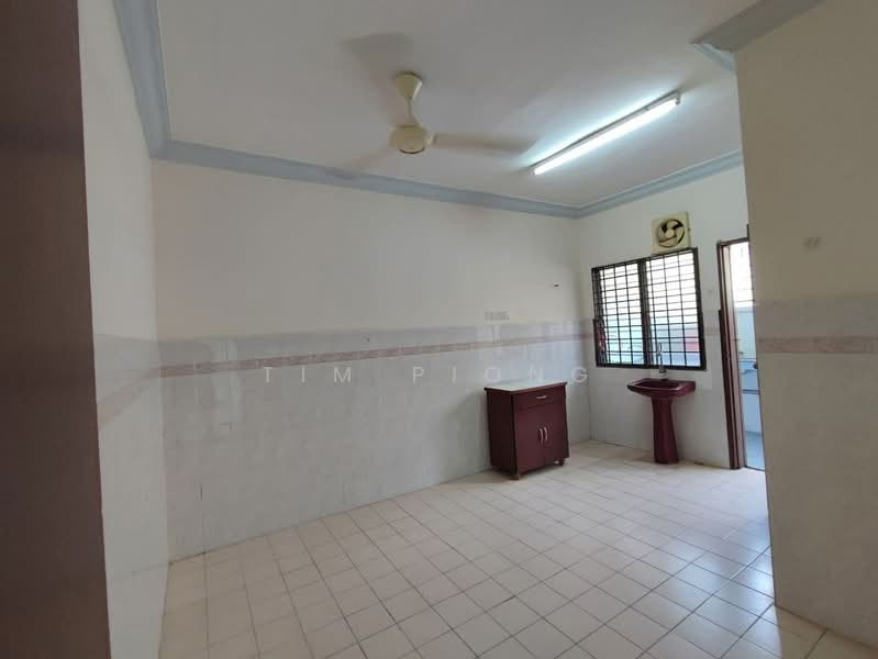 2-storey Terraced House for Sale in Taman Semabok Jaya (Semabok) - Tim Piong - Kitchen - PropertyGuru.com.my