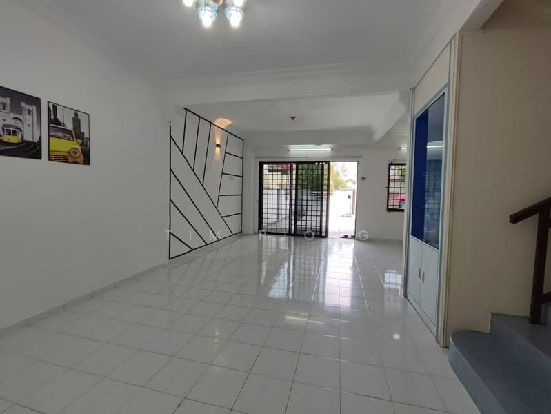 2-storey Terraced House for Sale in Taman Semabok Jaya (Semabok) - Tim Piong - Living Room - PropertyGuru.com.my