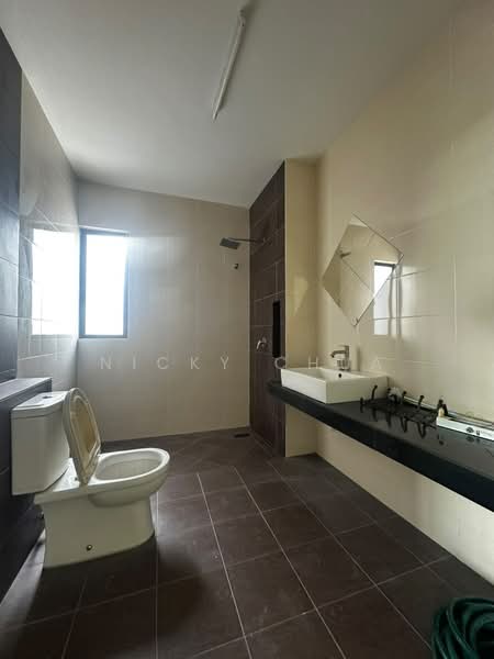 Semi-Detached House for Rent in Taman Rasah Kemayan (Rasah) - Nicky Chua - Bathroom - PropertyGuru.com.my