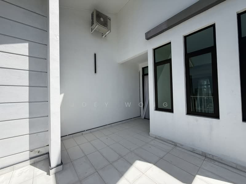 Bungalow for Rent in Putra Heights (Subang Jaya) - Joey Wong - Balcony - PropertyGuru.com.my