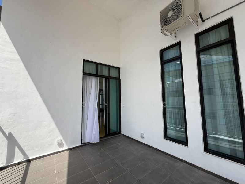 Bungalow for Rent in Putra Heights (Subang Jaya) - Joey Wong - Balcony - PropertyGuru.com.my