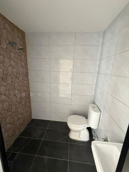 Bungalow for Sale in Larkin (Johor Bahru) - Grace Chiew - Bathroom - PropertyGuru.com.my