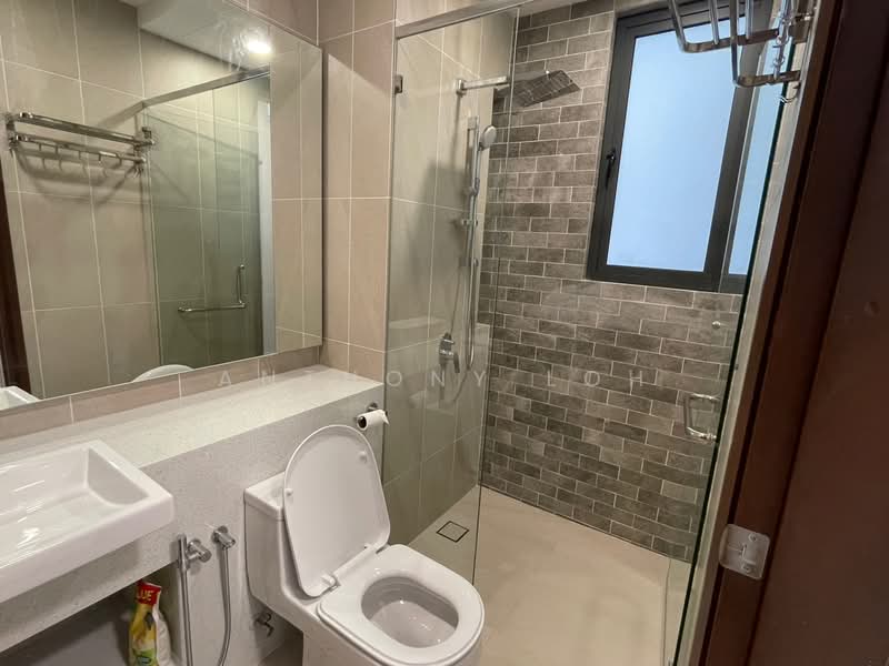 Condominium for Rent at Queens Residences Q2 @ Queens Waterfront - Anthony Loh - Bathroom 1 - PropertyGuru.com.my
