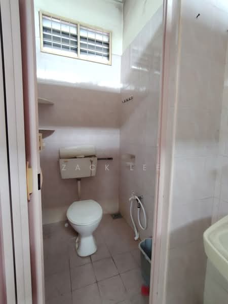 Rumah Teres 1-Tingkat untuk Dijual di Taman Ria (Padang Serai) - Zack Lee - Bathroom - PropertyGuru.com.my