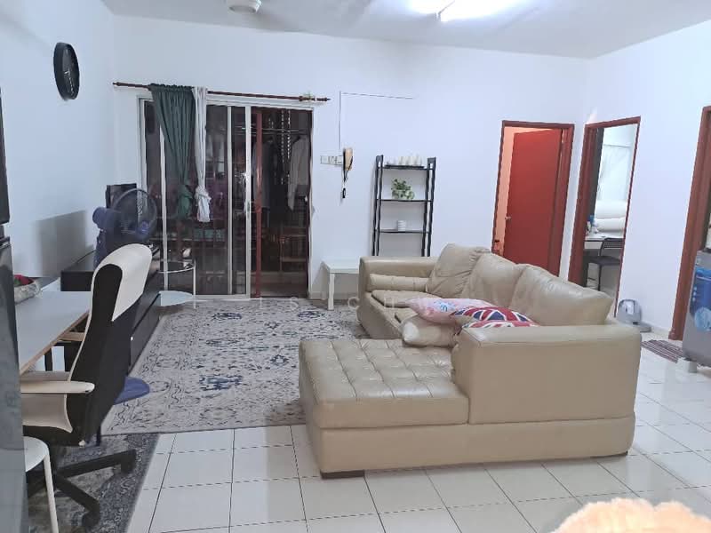 Pangsapuri untuk Dijual di Bayu Puteri - LS Chu - Living Room - PropertyGuru.com.my