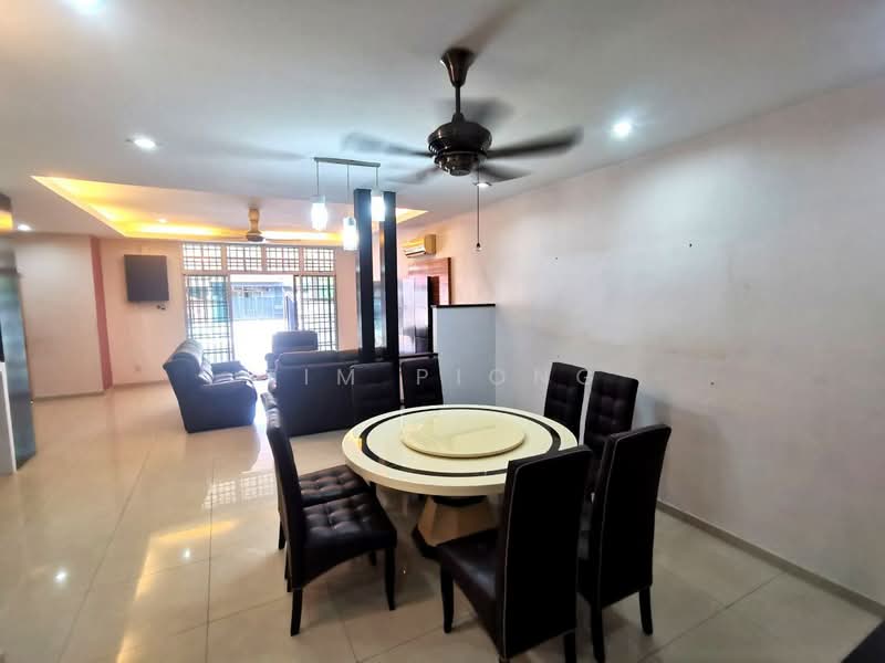 2-storey Terraced House for Sale in Taman Semabok Perdana (Semabok) - Tim Piong - Living Room - PropertyGuru.com.my