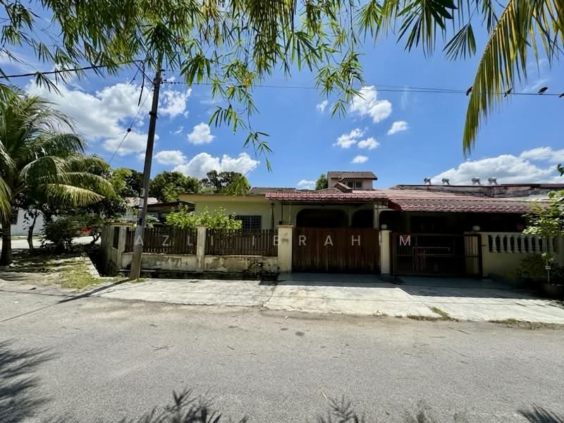 Rumah Teres 1 Tingkat untuk Dijual di Taman Berlian (Kajang) - Azli Ibrahim - Exterior - PropertyGuru.com.my