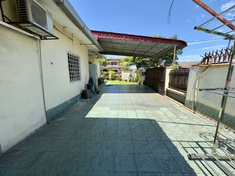 Rumah Teres 1 Tingkat untuk Dijual di Taman Berlian (Kajang) - Azli Ibrahim - Exterior - PropertyGuru.com.my