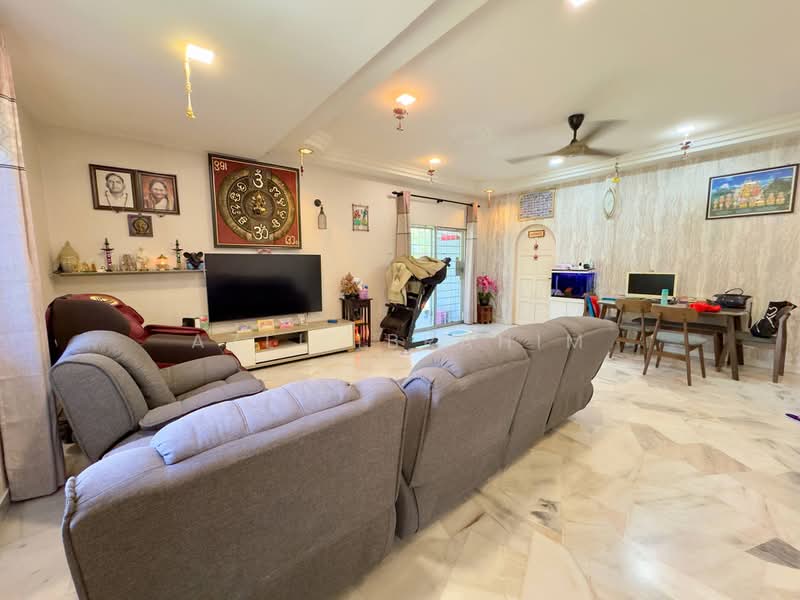 Rumah Teres 1 Tingkat untuk Dijual di Taman Berlian (Kajang) - Azli Ibrahim - Living Room - PropertyGuru.com.my