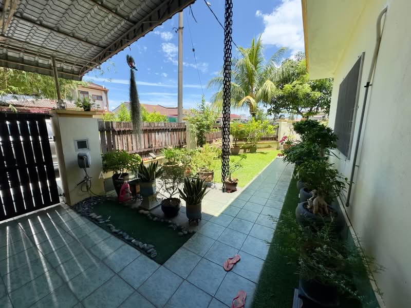 Rumah Teres 1 Tingkat untuk Dijual di Taman Berlian (Kajang) - Azli Ibrahim - Exterior - PropertyGuru.com.my