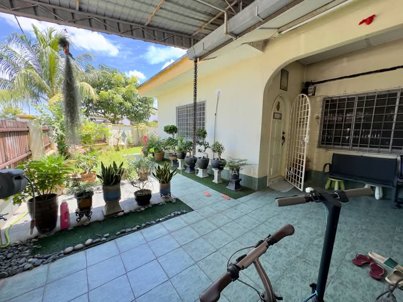 Rumah Teres 1 Tingkat untuk Dijual di Taman Berlian (Kajang) - Azli Ibrahim - Exterior - PropertyGuru.com.my