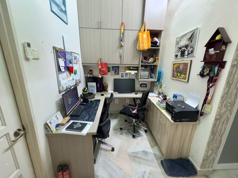 Rumah Teres 1 Tingkat untuk Dijual di Taman Berlian (Kajang) - Azli Ibrahim - Study - PropertyGuru.com.my
