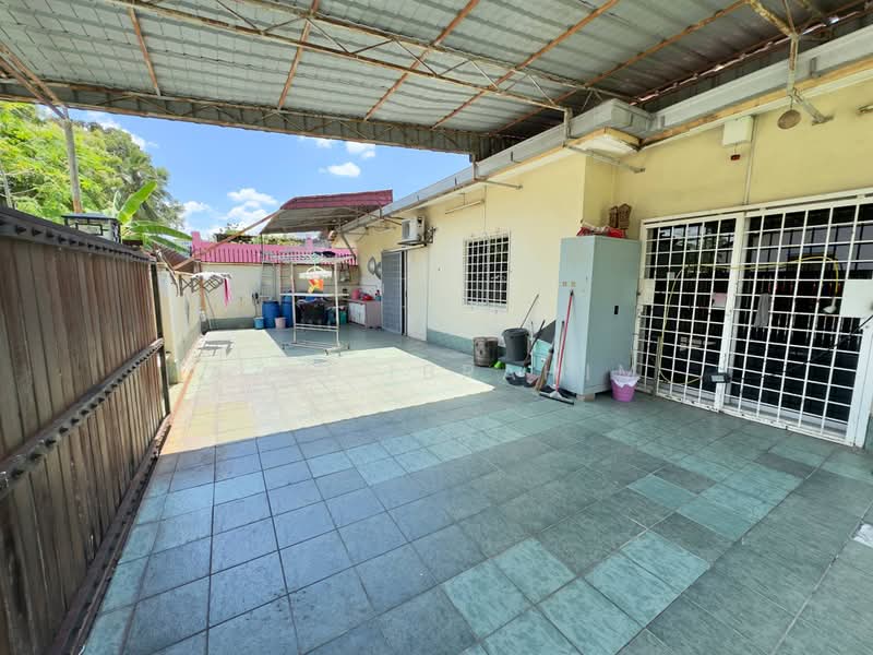 Rumah Teres 1 Tingkat untuk Dijual di Taman Berlian (Kajang) - Azli Ibrahim - Exterior - PropertyGuru.com.my