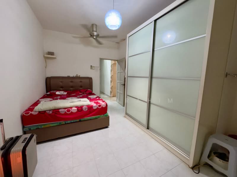 Rumah Teres 1 Tingkat untuk Dijual di Taman Berlian (Kajang) - Azli Ibrahim - Bedroom - PropertyGuru.com.my